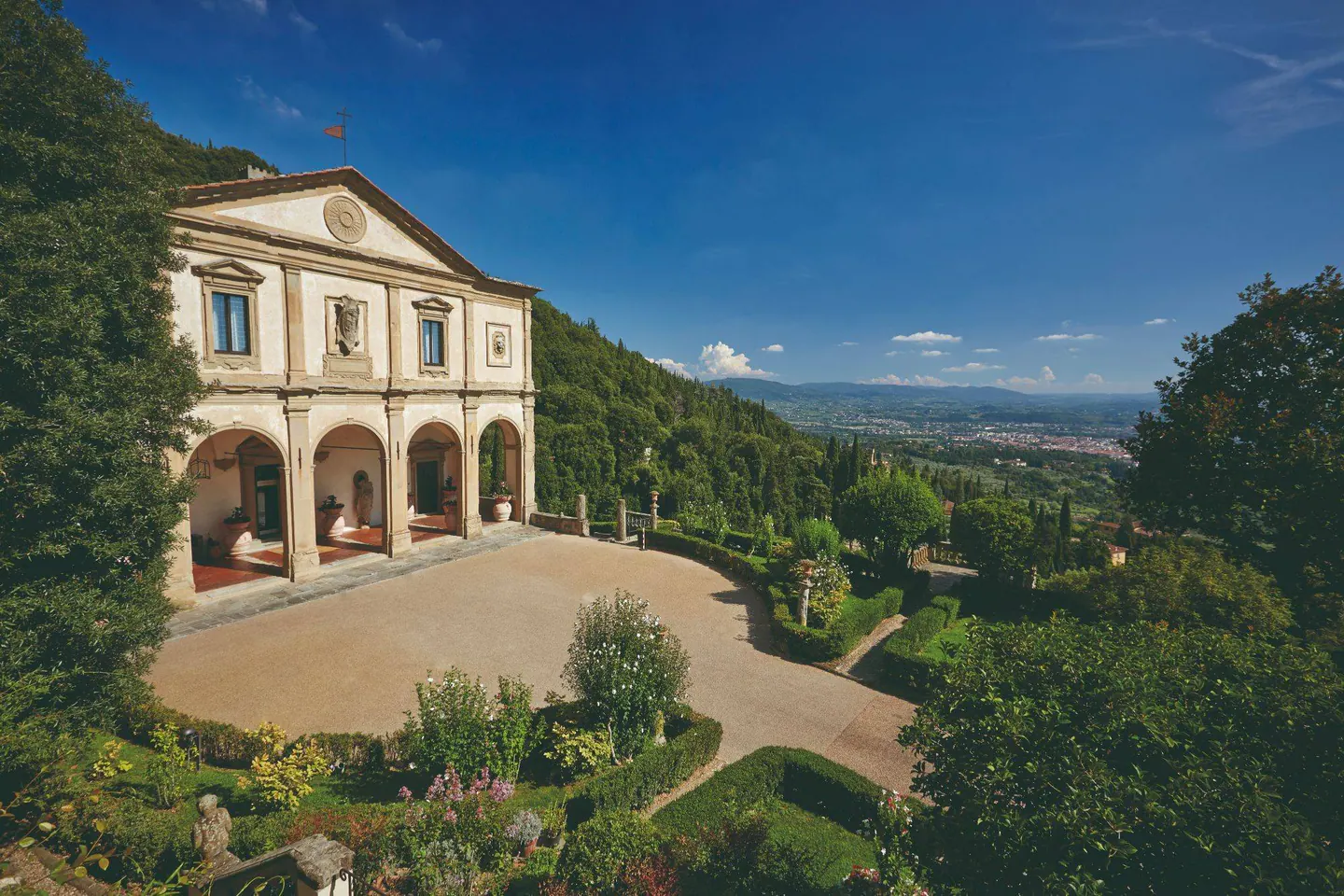 Entrance to Belmond Villa San Michele