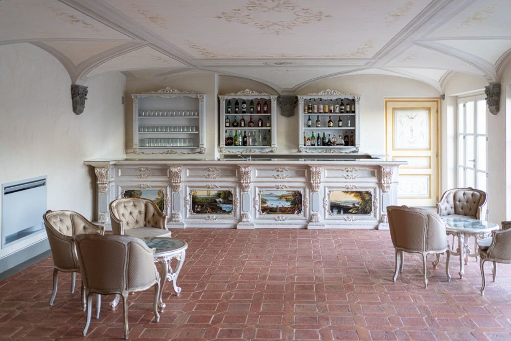 Indoor lounge bar of La Corte dei Papi Italian wedding venue in Cortona Tuscany